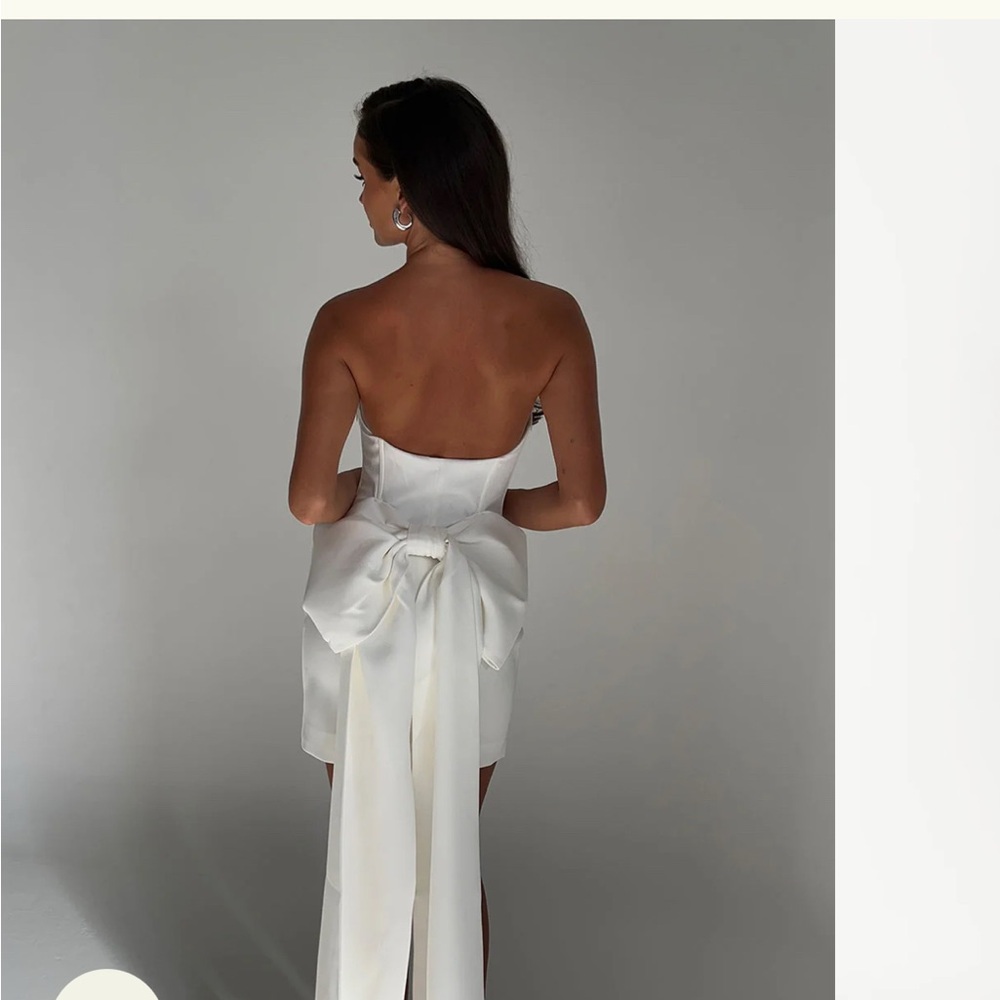 Meredith Meshki Strapless Bow Dress